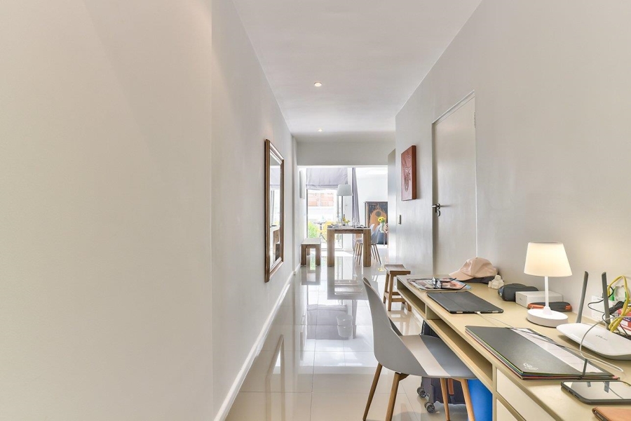 1 Bedroom Property for Sale in Sea Point Western Cape